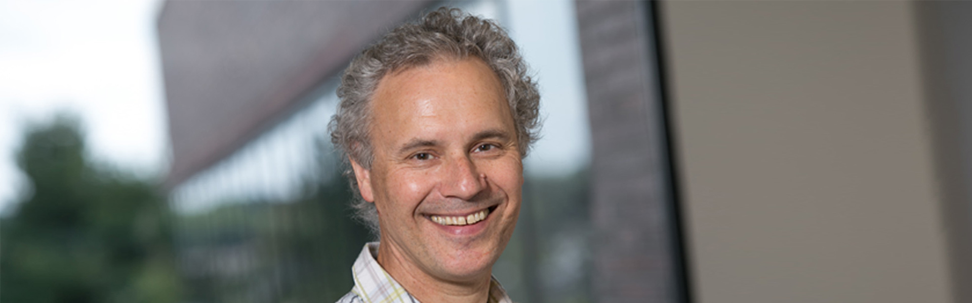 victor-ambros-slider copy.jpg