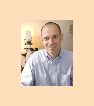 Gregory Pazour receives Lillian Jean Kaplan International Prize