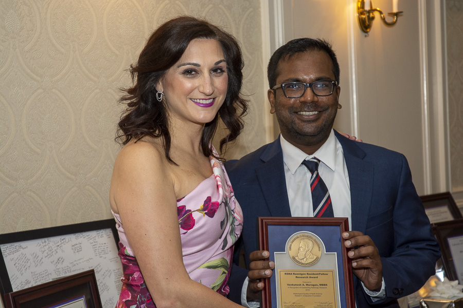 Venkatesh Murugan receives RSNA Research Award