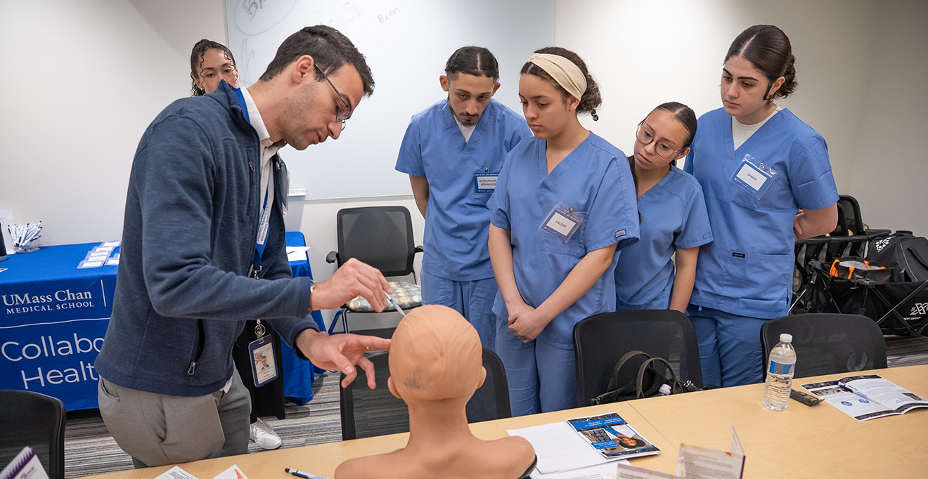Worcester Tech students get inside look at evolving field of neurology at UMass Chan
